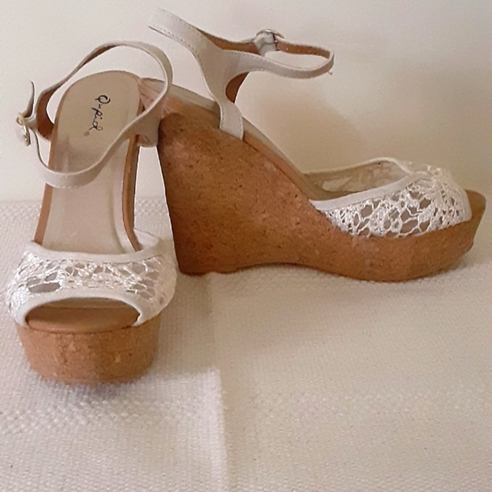Espadrilles - Picture 2 of 4